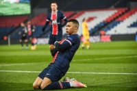 Без чудес. «Ливерпуль» и «ПСЖ» выходят в четвертьфинал Лиги чемпионов