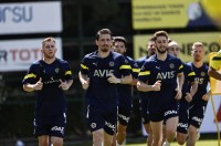 «Цікаво, чи почне Луческу бідкатися з першого дня, як Петраков чи ретельно попрацює місяць​», - блогер про протистояння з «Фенербахче» 