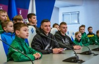 Кабаєв та Бражко провели екскурсію для юних футболістів із гостомельського «Фенікса»