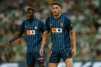 «Валенсія» розгромно програла на виїзді - відома оцінка Яремчука за провальний матч проти «Бетіса»