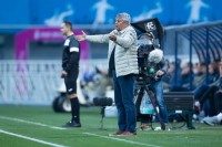 «Ще 50 поразок і тоді звільнять»: вболівальники «Динамо» відреагували на поразку команди Луческу у матчі проти «Дніпра-1»