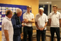 Засновник бренду годинників Jacques Lemans завітав до тренувального табору динамівців з подарунками