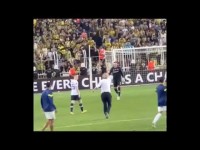 Після матчу з «Динамо» тренер «Фенербахче» накинувся на Георгія Бущана