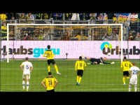 Бущан тягне пенальті у грі з Боруссією