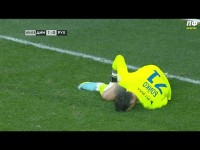 Ви чули цей крик Бойка? / Травма воротаря у матчі Динамо-Рух / Травма та сейв Бойка